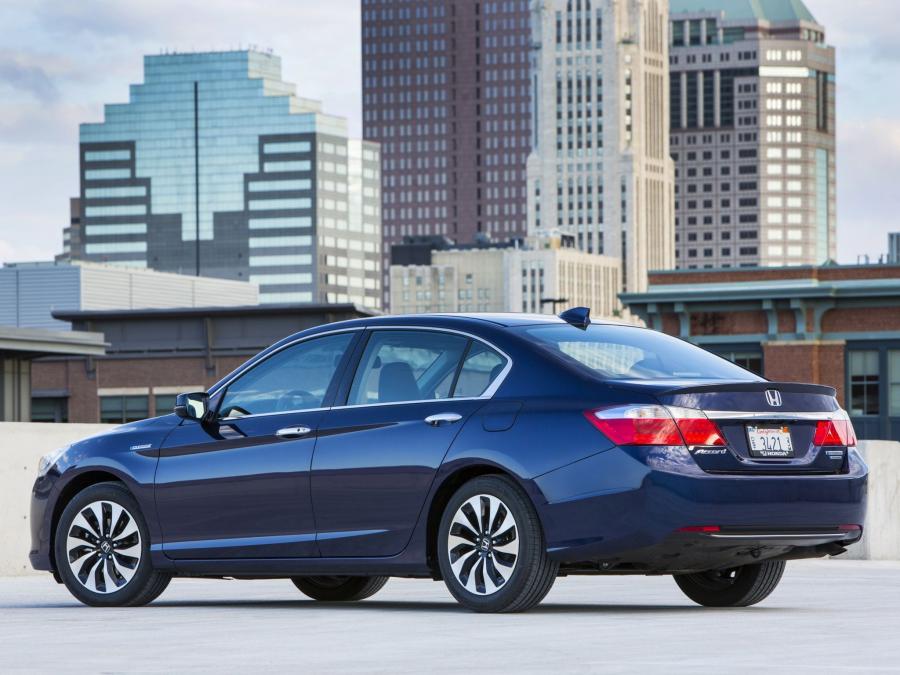  Honda Accord Hybrid Touring 2013 года  (US) (фото 24 из 30)